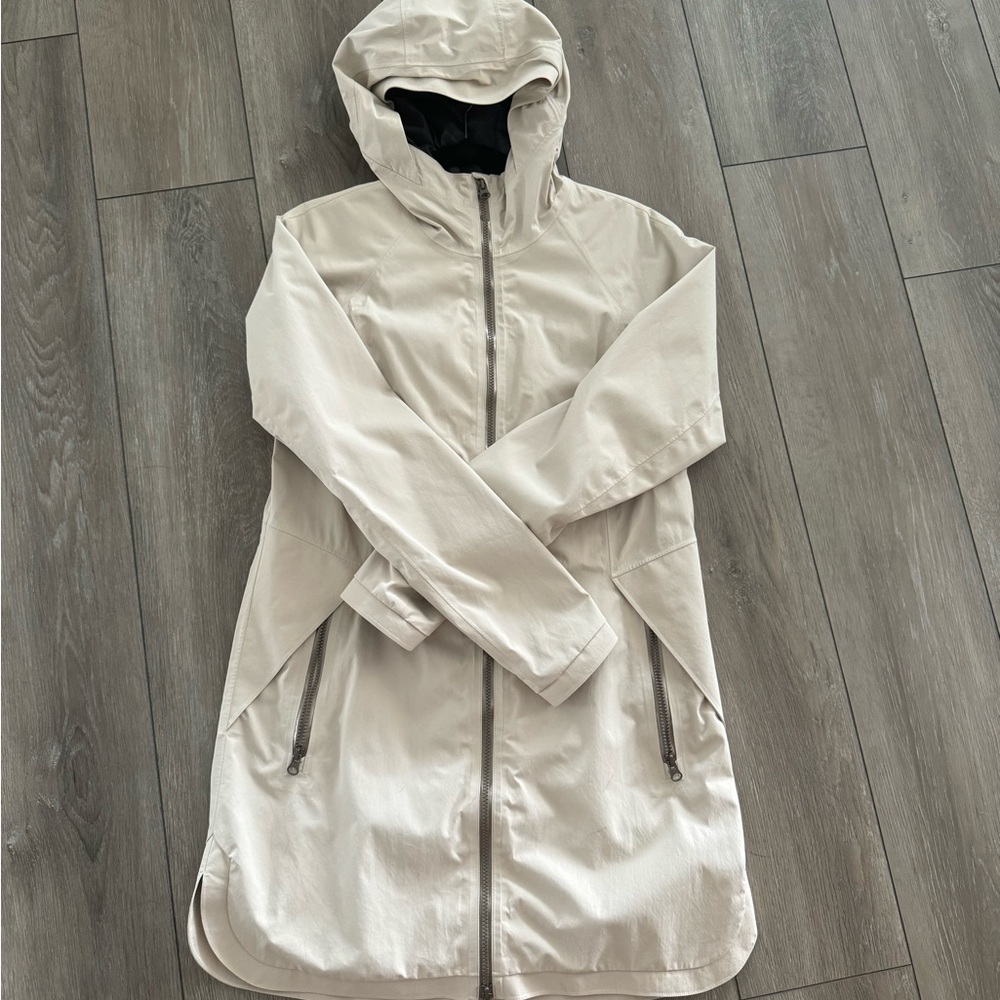 Lululemon Definitely Raining Jacket - Picture 2 of 6